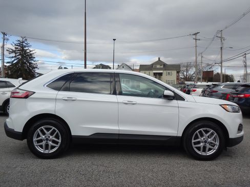 Used 2022 Ford Edge SEL w/ Convenience Package image 2