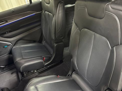 Used 2021 Jeep Grand Cherokee L Overland w/ Luxury Tech Group IV AWD/4WD image 26