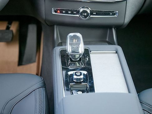 New 2026 Volvo XC90 T8 Plus image 27