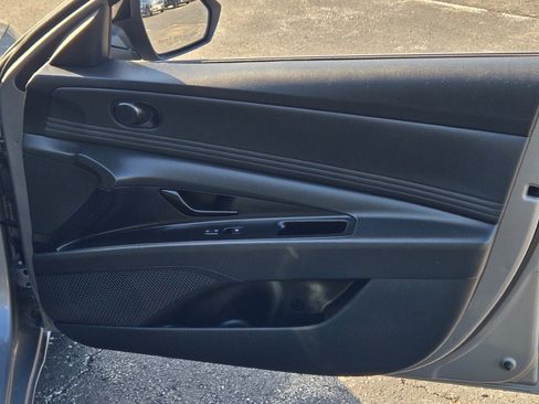 Used 2025 Hyundai Elantra Sport FWD image 6