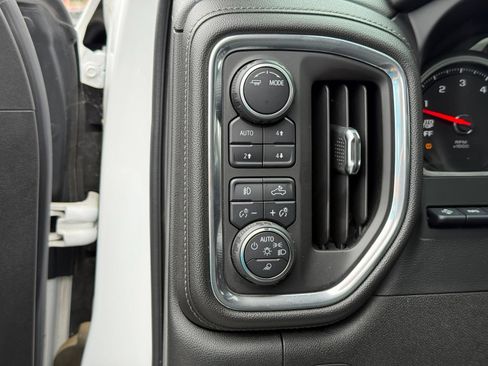 Used 2020 Chevrolet Silverado 1500 High Country w/ Technology Package AWD/4WD image 35