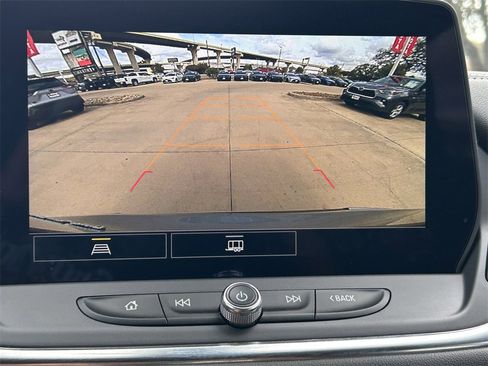 Used 2025 Chevrolet Blazer LT image 28