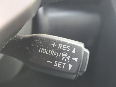 Used 2017 Lexus IS 300 AWD image 32