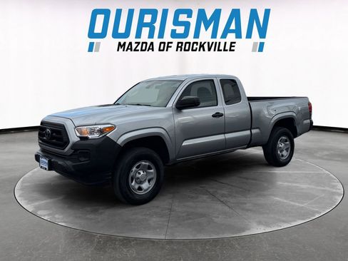 Used 2022 Toyota Tacoma SR image 2
