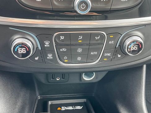 Used 2022 Chevrolet Traverse LT w/ LPO, Floor Liner Package image 30