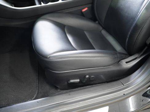 Used 2019 Tesla Model 3 Mid Range image 24