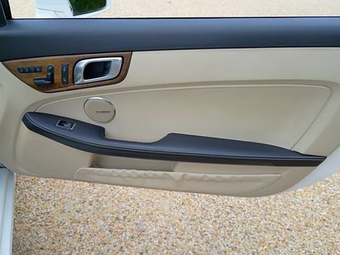 Used 2015 Mercedes-Benz SLK 250 image 38