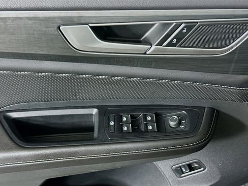 Used 2025 Volkswagen Atlas Cross Sport SE image 15