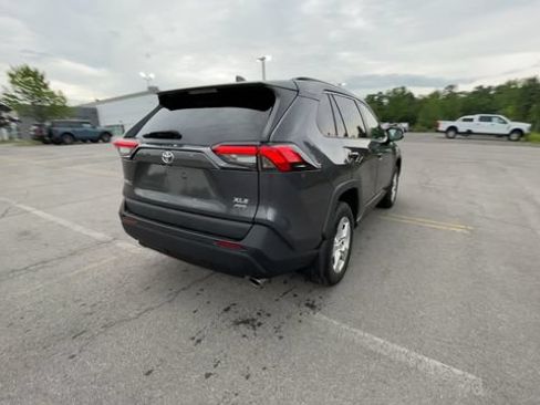 Used 2020 Toyota RAV4 XLE w/ Convenience Package AWD/4WD image 9