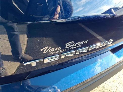 Certified 2022 GMC Terrain SLE w/ Driver Convenience Package image 10