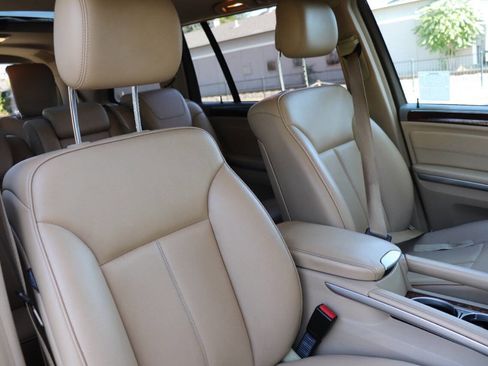 Used 2012 Mercedes-Benz GL 450 4MATIC image 37