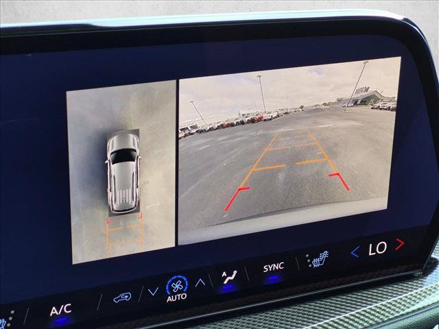 New 2027 Chevrolet Traverse Z71 w/ Enhanced Driving Package AWD/4WD image 11