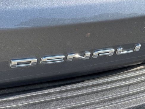 Used 2021 GMC Yukon XL Denali w/ Denali Premium Package image 27