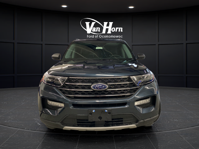 Used 2022 Ford Explorer XLT w/ Equipment Group 202A AWD/4WD image 2
