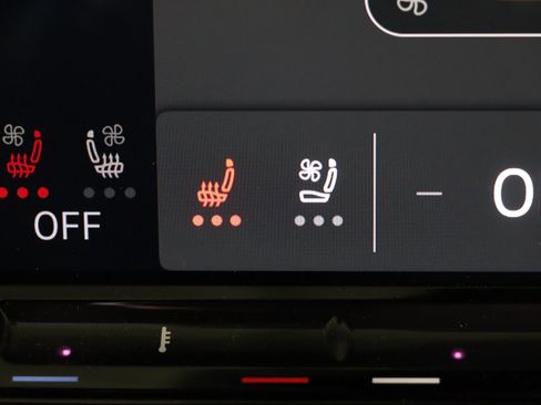 Used 2025 Volkswagen Atlas Peak Edition SE image 13