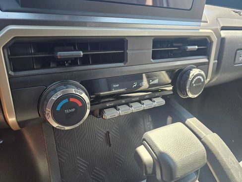 Used 2025 Toyota Tacoma SR5 AWD/4WD image 28