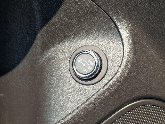 Used 2023 Buick Encore GX Essence FWD image 29