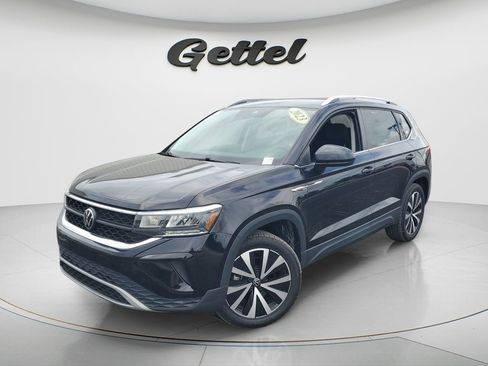 Used 2023 Volkswagen Taos SE AWD/4WD image 1
