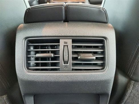 Used 2024 Nissan Rogue SV w/ SV Premium Package image 38