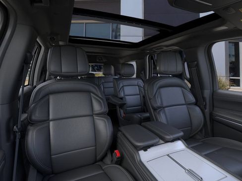 New 2026 Lincoln Navigator Reserve w/ Jet Appearance Package AWD/4WD image 35