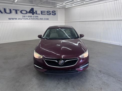 Used 2018 Buick Regal Preferred image 2