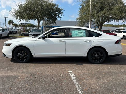 New 2025 Honda Accord SE image 4