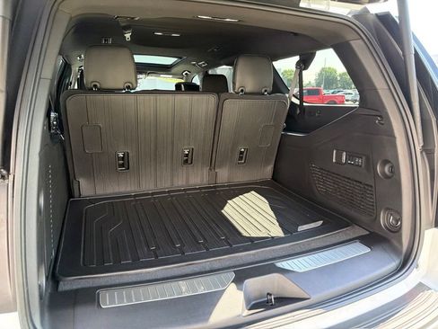 Used 2026 GMC Yukon XL AT4 Ultimate w/ LPO, Floor Liner Package AWD/4WD image 18