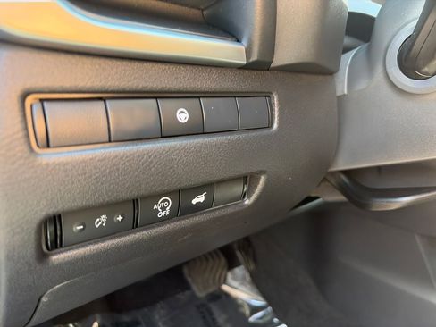 Certified 2025 Nissan Rogue SV FWD image 20