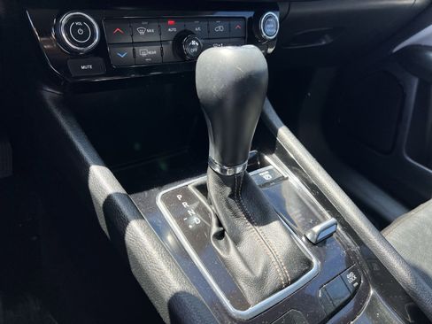 Used 2022 Jeep Compass Limited AWD/4WD image 29