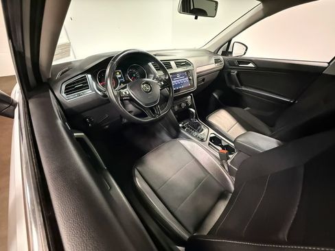 Used 2018 Volkswagen Tiguan SE w/ Panoramic Sunroof Package AWD/4WD image 57