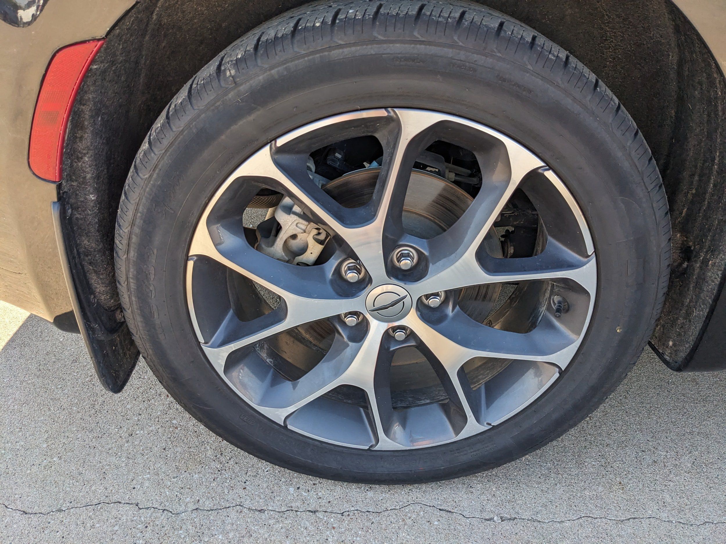 Used 2022 Chrysler Pacifica Touring-L w/ Uconnect Theater Family Group AWD/4WD image 9