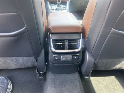Used 2022 Subaru Outback Touring AWD/4WD image 13