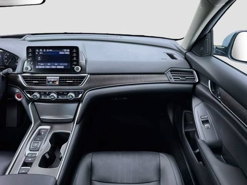 Used 2022 Honda Accord Touring image 17