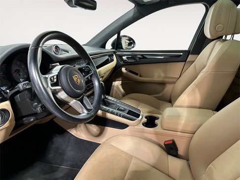 Used 2021 Porsche Macan S image 9