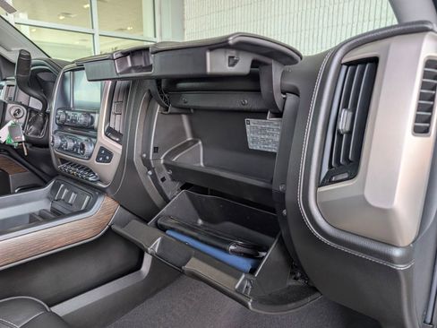 Used 2019 GMC Sierra 3500 Denali image 35