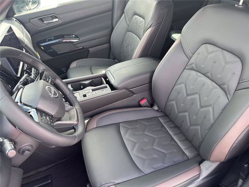 New 2026 Nissan Pathfinder Platinum w/ Cargo Package FWD image 11