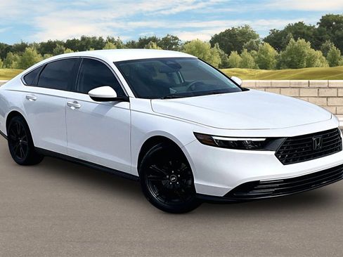 Used 2023 Honda Accord LX image 2