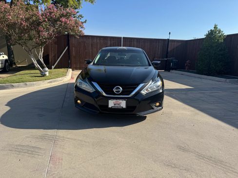 Used 2016 Nissan Altima 2.5 SV FWD image 1