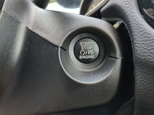 Used 2021 Jeep Compass Latitude w/ Sun and Sound Group AWD/4WD image 18