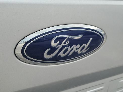 Used 2018 Ford F150 XLT w/ Equipment Group 302A Luxury AWD/4WD image 12