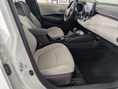 Used 2022 Toyota Corolla LE FWD image 29