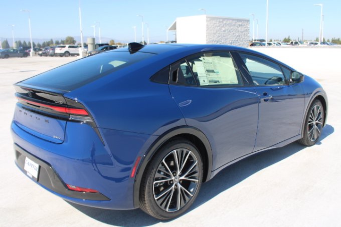 New 2027 Toyota Prius Limited AWD/4WD image 3