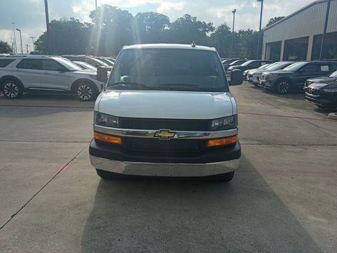 Used 2025 Chevrolet Express 3500 LT w/ LT Preferred Equipment Group RWD image 5