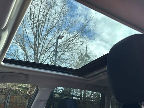 Used 2023 Subaru Forester Premium image 18