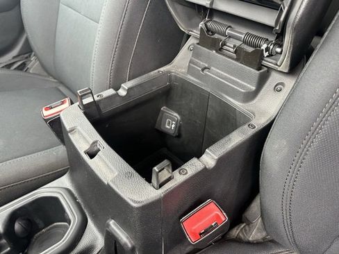 Used 2018 Jeep Wrangler Unlimited Sport S image 15