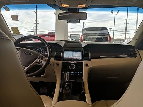 Used 2017 Ford Taurus Limited image 15