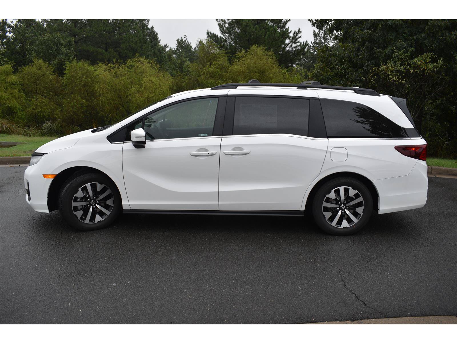 New 2027 Honda Odyssey EX-L image 4