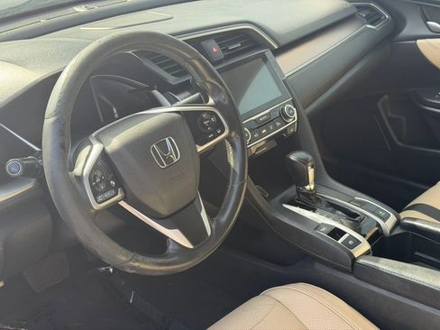 Used 2016 Honda Civic Touring image 10