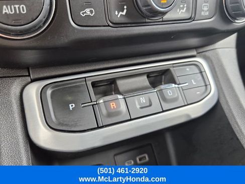 Used 2023 GMC Acadia SLE w/ Driver Convenience Package FWD image 23