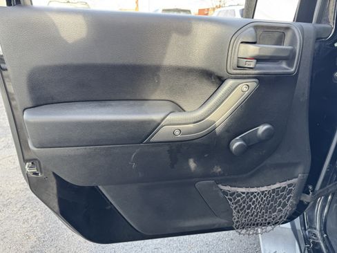 Used 2016 Jeep Wrangler Unlimited Sport w/ Connectivity Group image 22